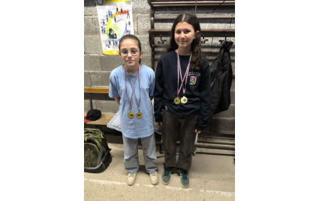 Deux de nos tireuses avec finissent double médaillées